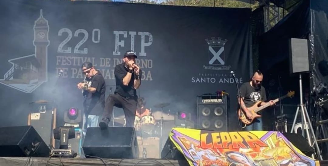 Cine Theatro Carlos Gomes recebe concerto em homenagem ao punk rock