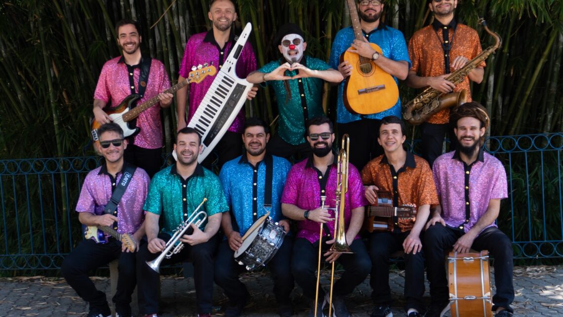 Banda Estrambelhados dá primeiro grito de Carnaval deste ano no Cine Theatro Carlos Gomes