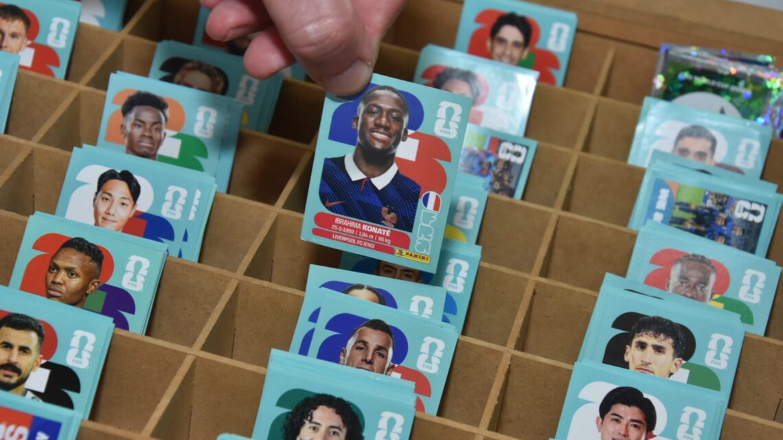 Biblioteca Nair Lacerda vira ponto de troca de figurinhas do álbum da Copa a partir desta terça
